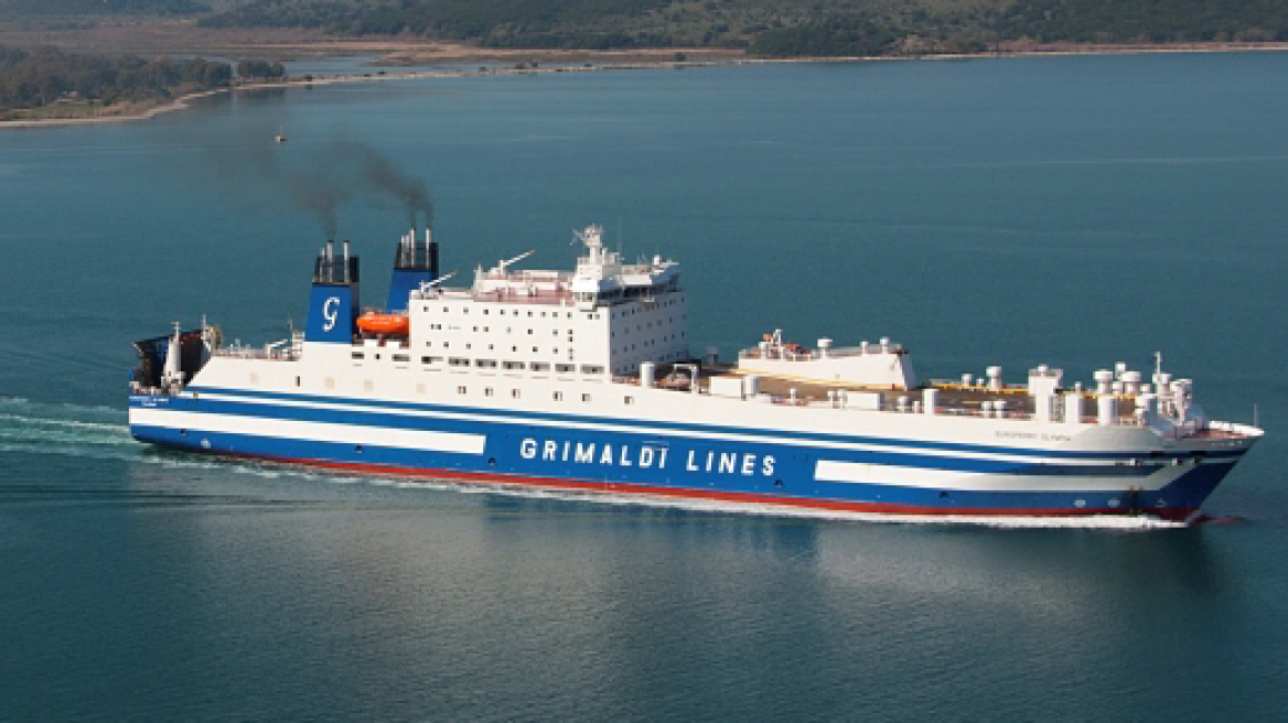 Αναστάτωση στην Ηγουμενίτσα: Εσπασε ο καταπέλτης πλοίου με 354 επιβαίνοντες 